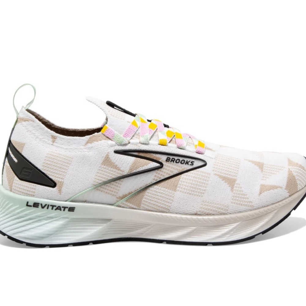 NWOT Brooks Levitate White and Tan Running Shoes